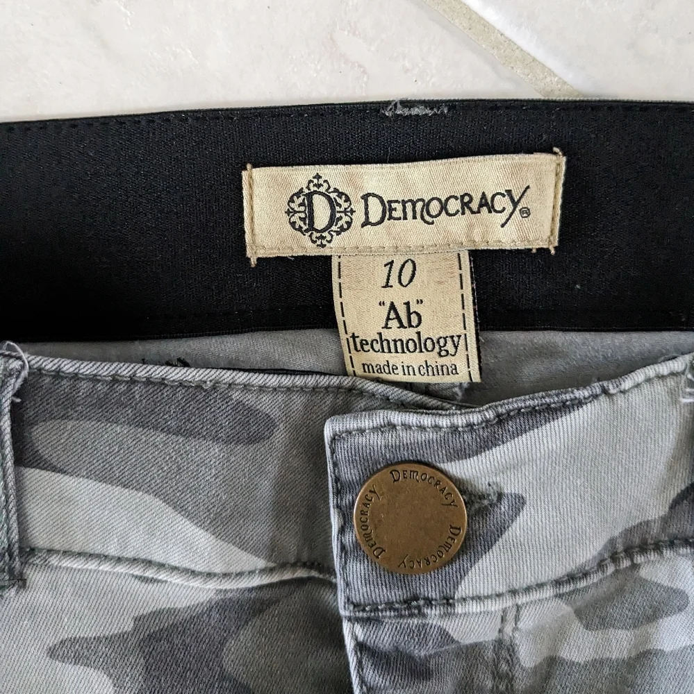 Democracy Jeans - Picture 5 of 5